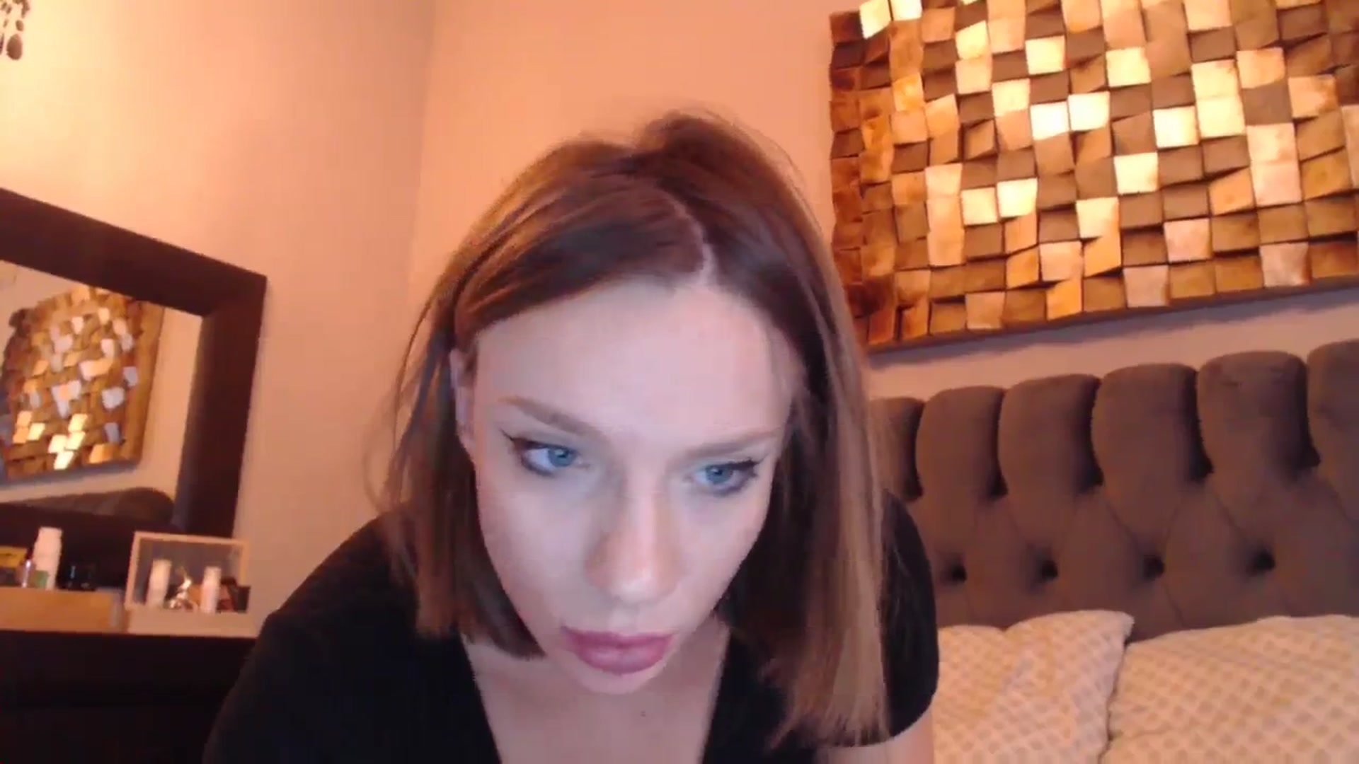 Gallery image thumbnail from call_me_em's myfreecams stream on, 12/04/2023, 10:20 image 2 of 20