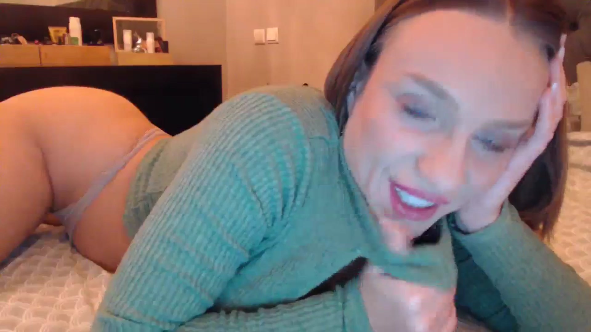 Gallery image thumbnail from call_me_em's myfreecams stream on, 12/07/2023, 16:56 image 5 of 20