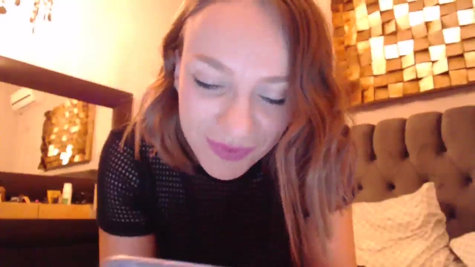 Gallery image thumbnail from call_me_em's myfreecams stream on, 12/08/2023, 17:52 image 11 of 20