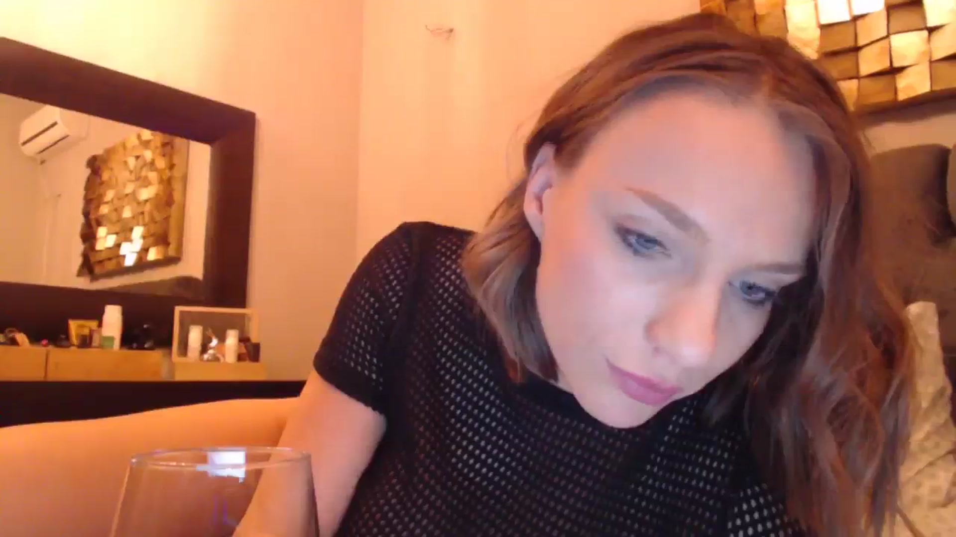 Gallery image thumbnail from call_me_em's myfreecams stream on, 12/08/2023, 19:37 image 11 of 20