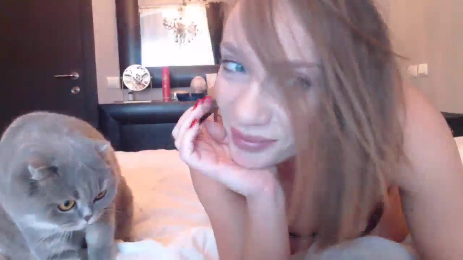 Gallery image thumbnail from call_me_em's myfreecams stream on, 12/13/2023, 10:48 image 5 of 20