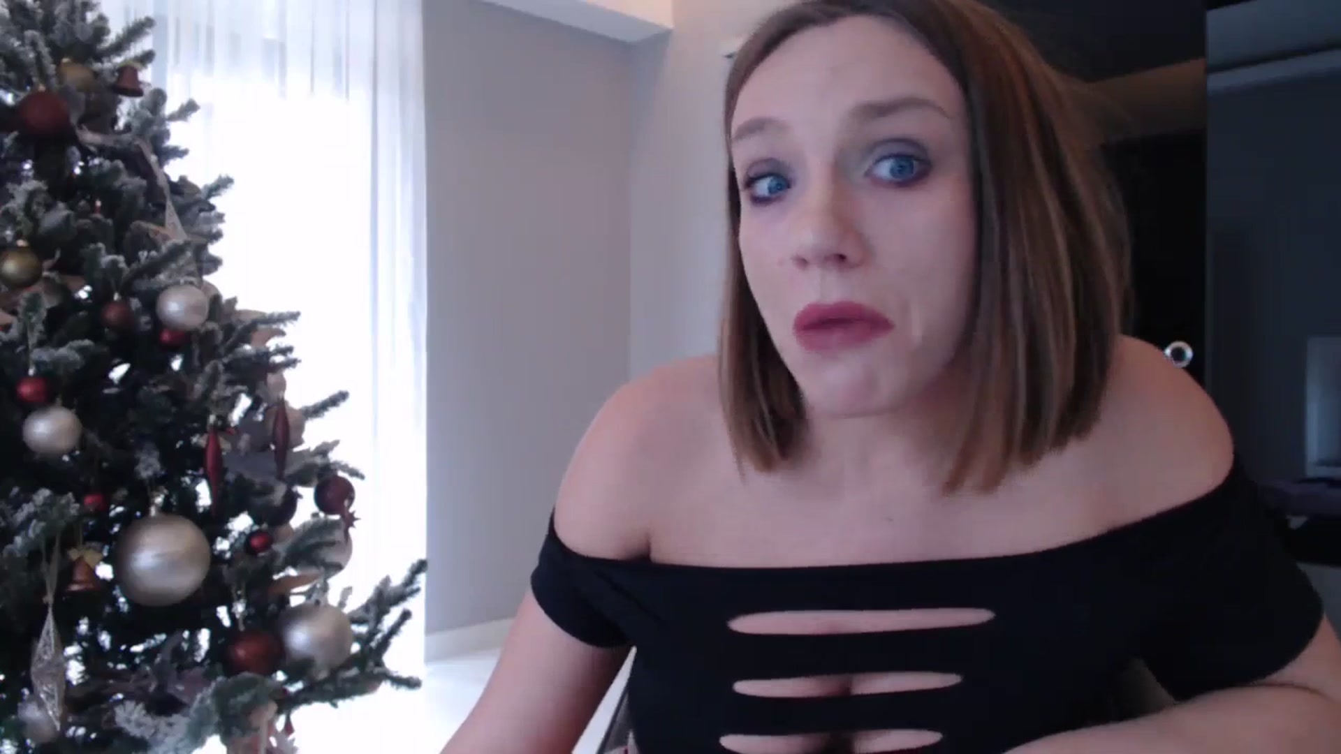 Gallery image thumbnail from call_me_em's myfreecams stream on, 12/14/2023, 11:28 image 13 of 20