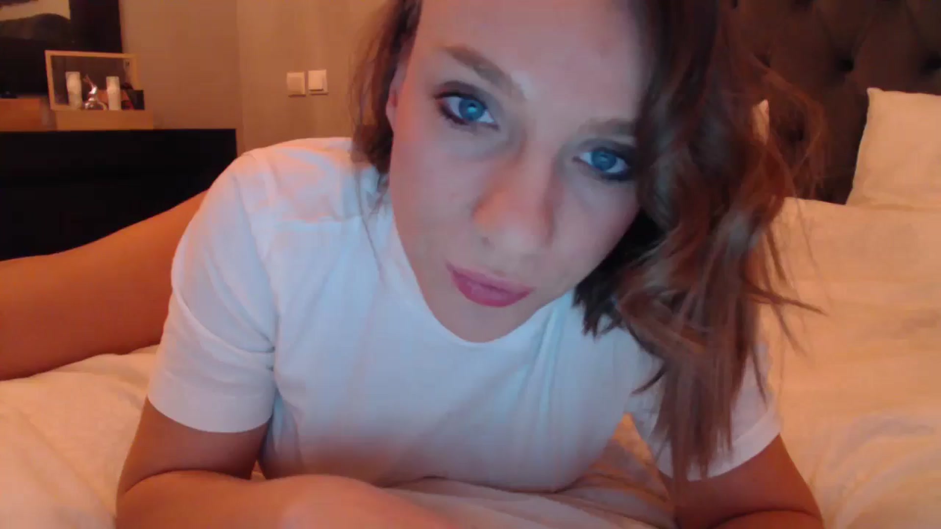 Gallery image thumbnail from call_me_em's myfreecams stream on, 12/14/2023, 17:42 image 1 of 20