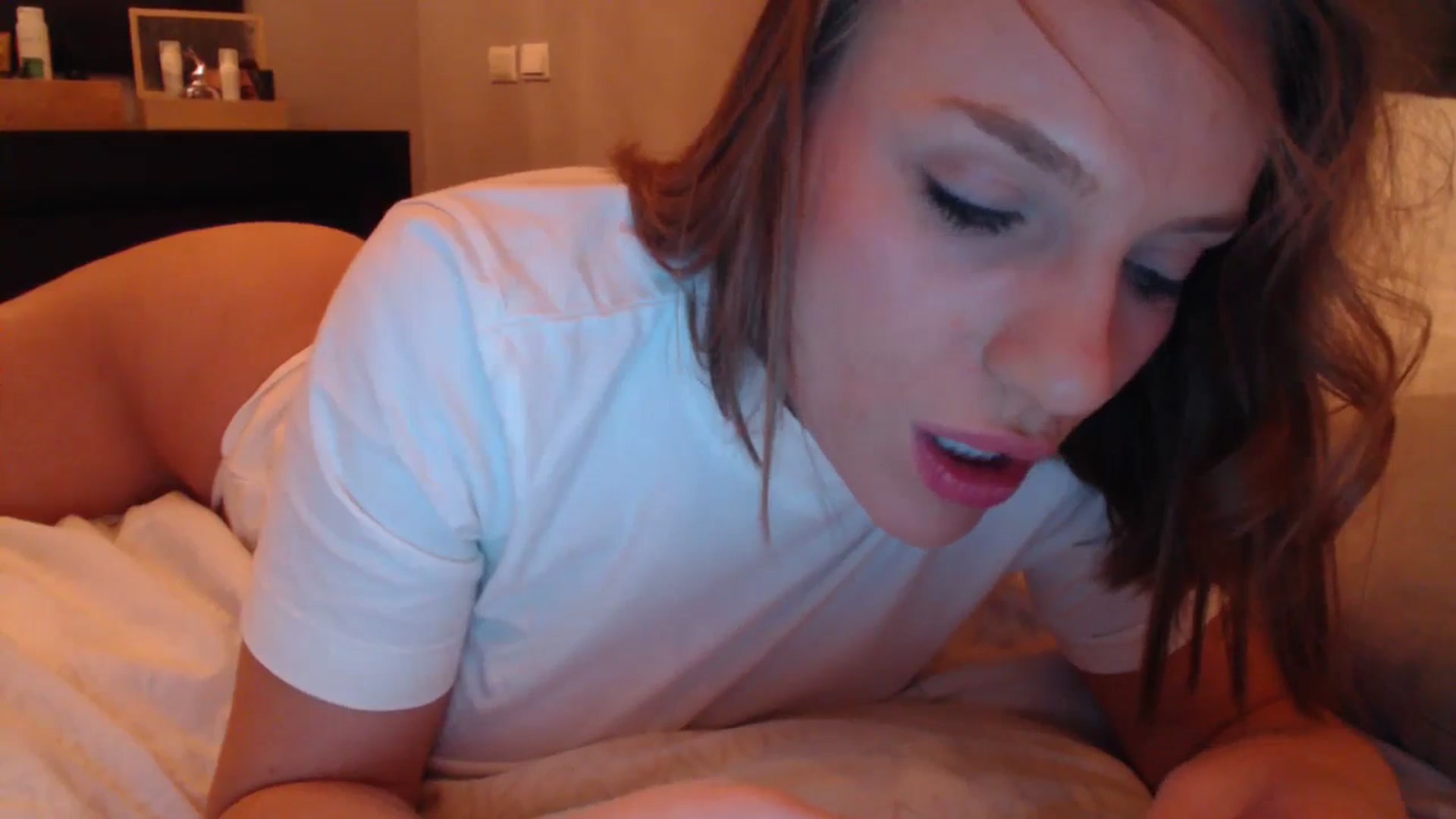 Gallery image thumbnail from call_me_em's myfreecams stream on, 12/14/2023, 17:42 image 12 of 20