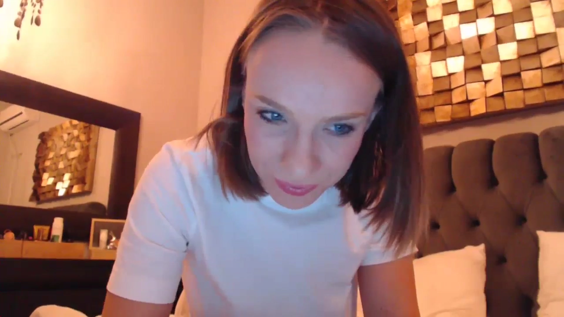 Gallery image thumbnail from call_me_em's myfreecams stream on, 12/14/2023, 17:42 image 7 of 20