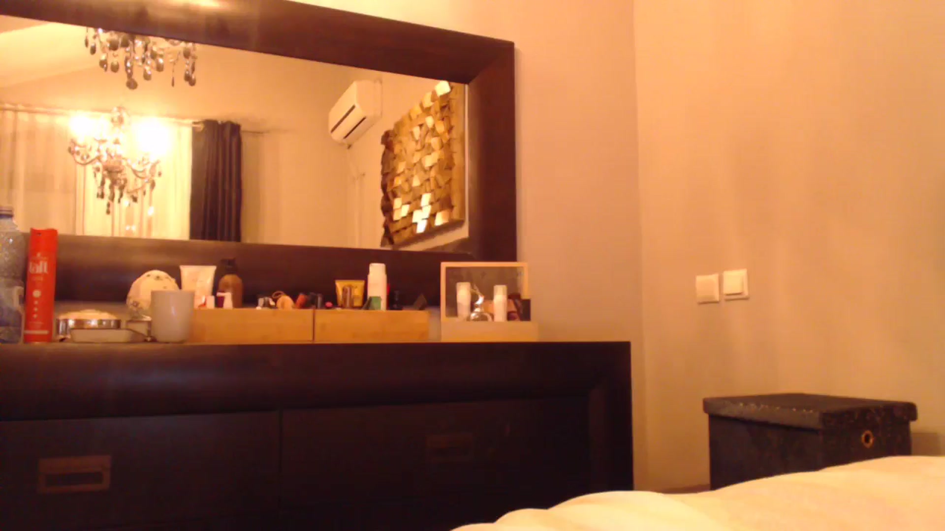 Gallery image thumbnail from call_me_em's myfreecams stream on, 12/15/2023, 17:34 image 18 of 20