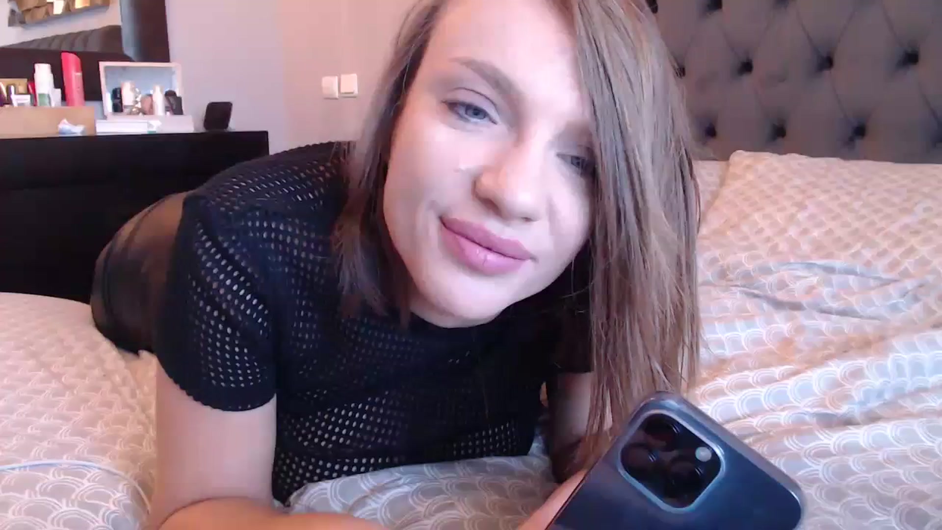 Gallery image thumbnail from call_me_em's myfreecams stream on, 12/27/2023, 09:21 image 16 of 20