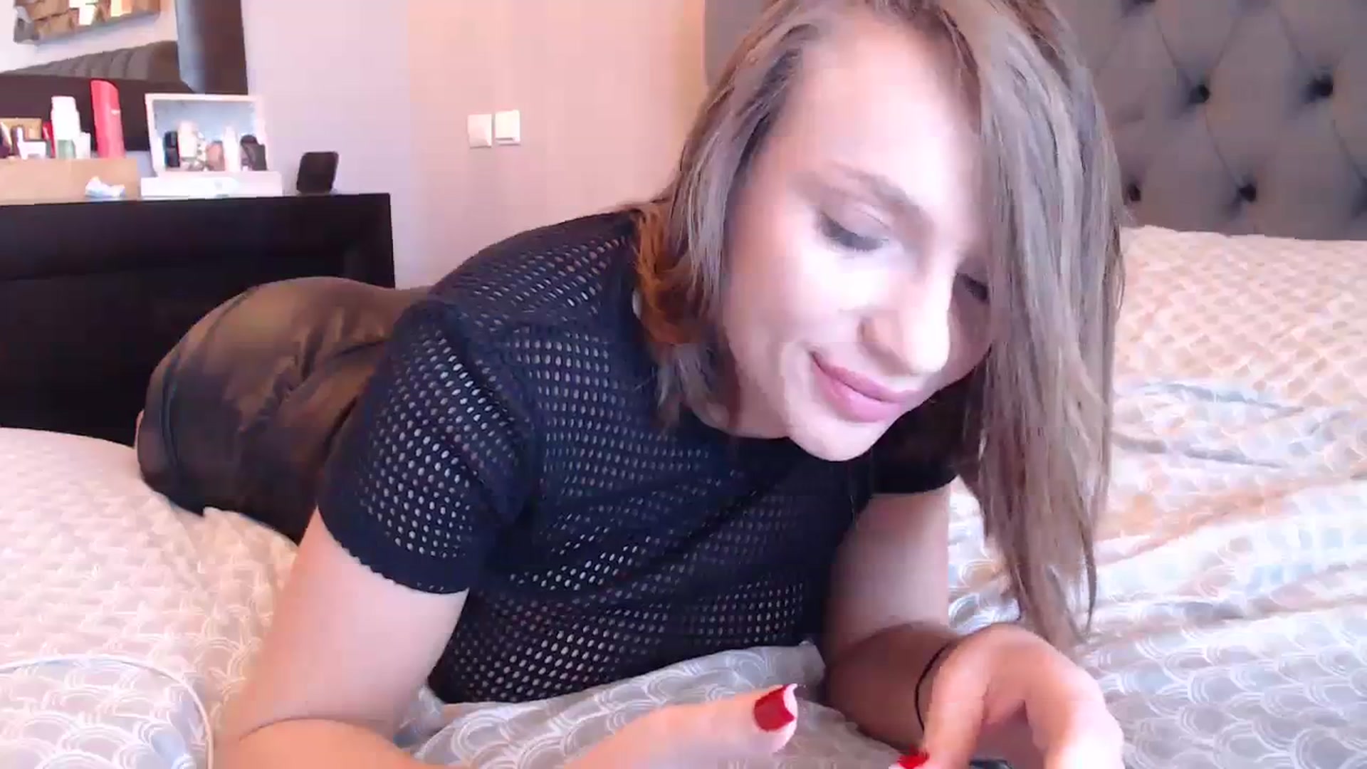 Gallery image thumbnail from call_me_em's myfreecams stream on, 12/27/2023, 09:21 image 17 of 20