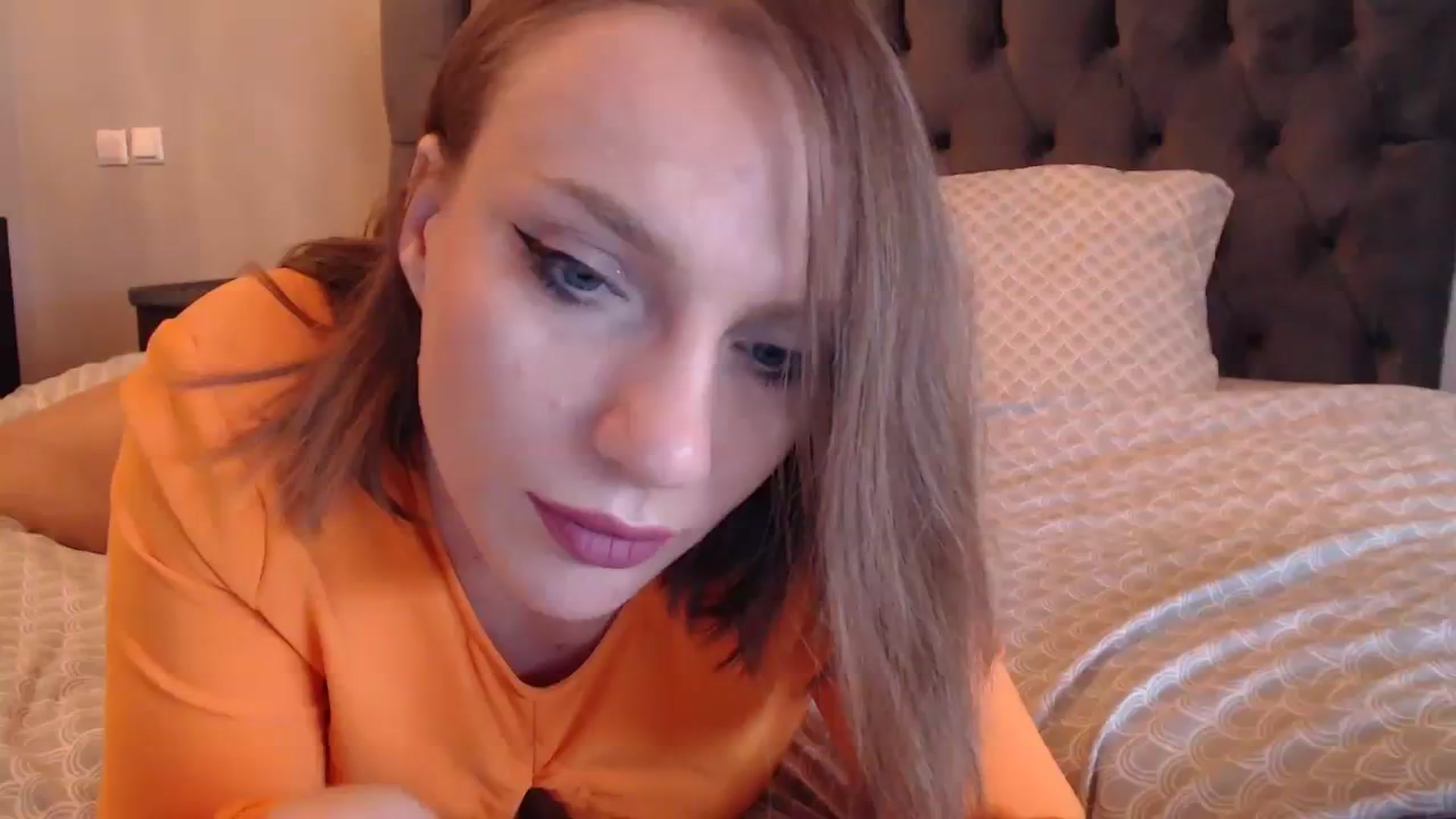 Gallery image thumbnail from call_me_em's myfreecams stream on, 12/28/2023, 08:59 image 17 of 20