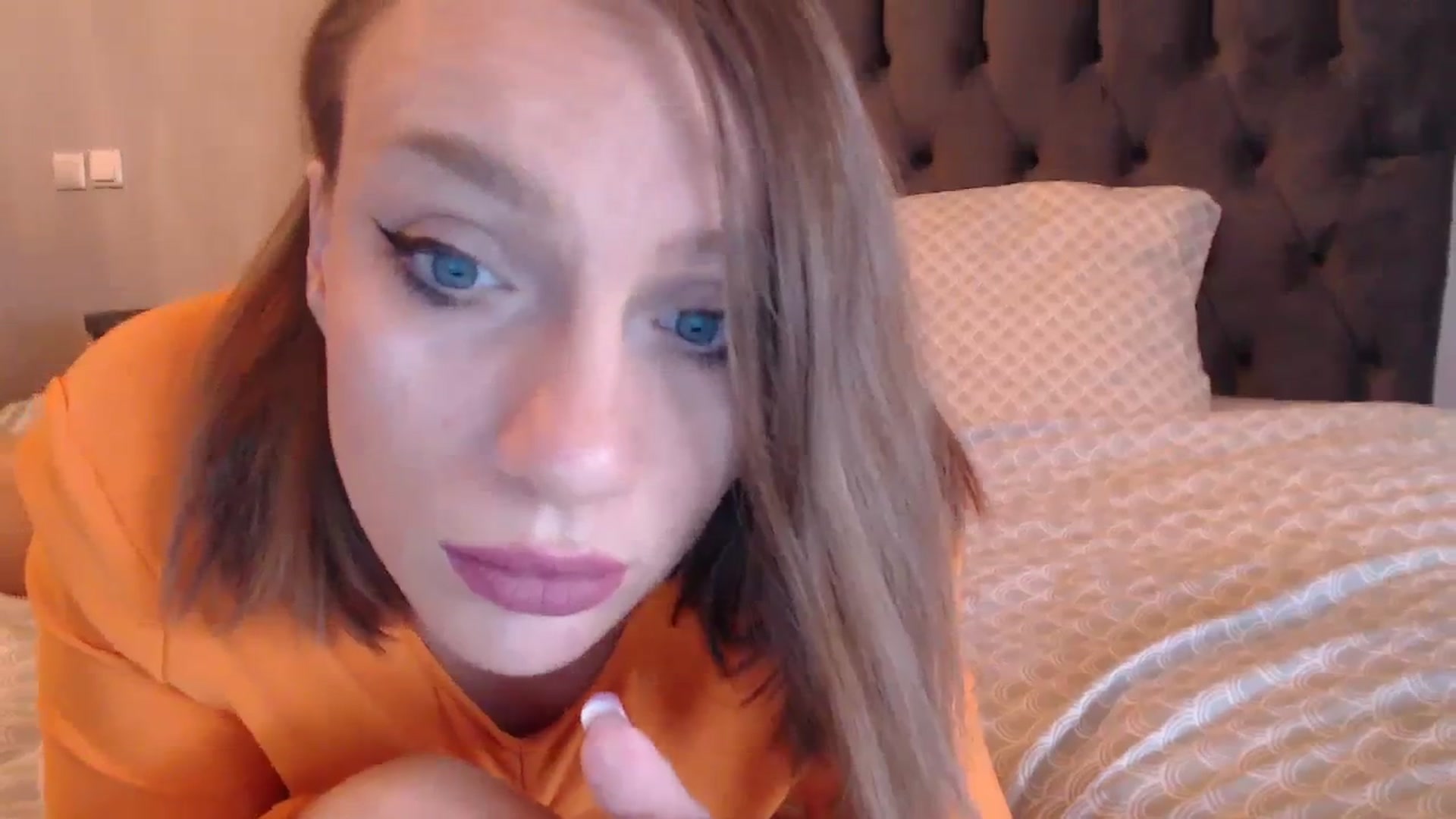 Gallery image thumbnail from call_me_em's myfreecams stream on, 12/28/2023, 08:59 image 8 of 20