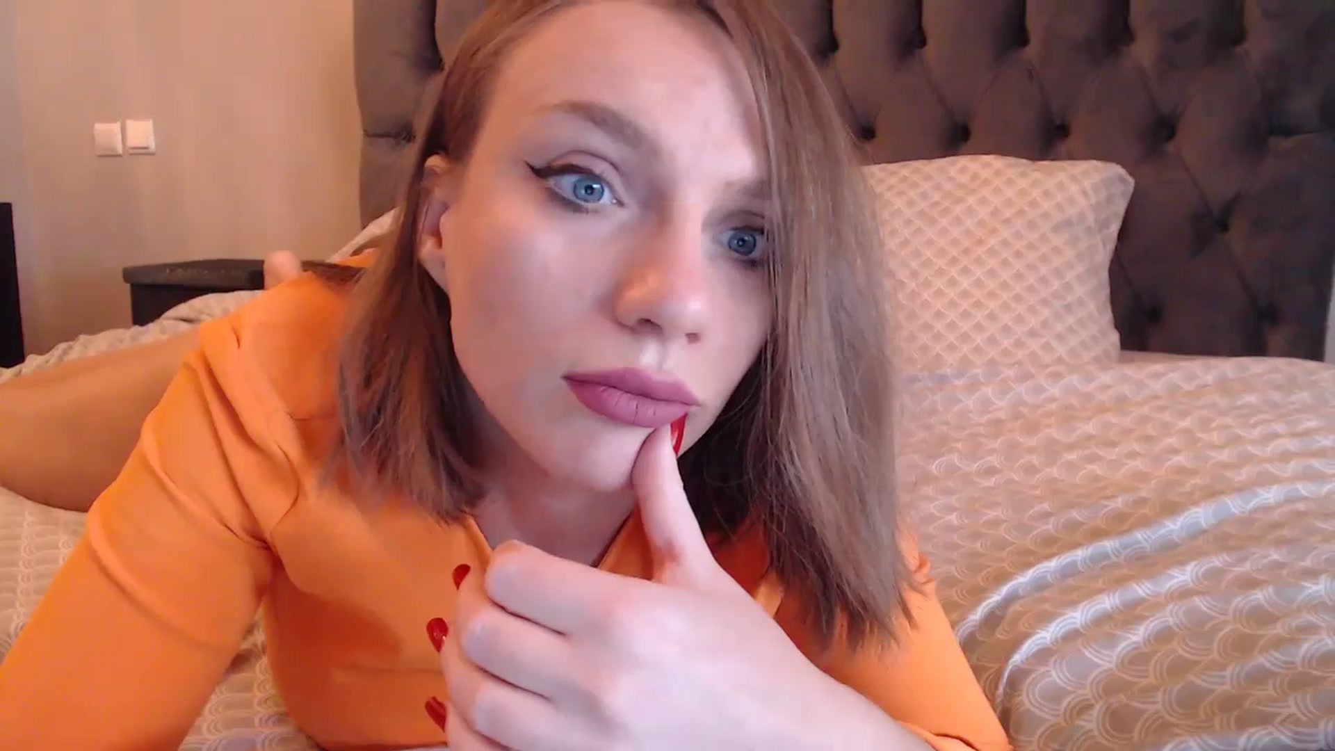 Gallery image thumbnail from call_me_em's myfreecams stream on, 12/28/2023, 08:59 image 16 of 20