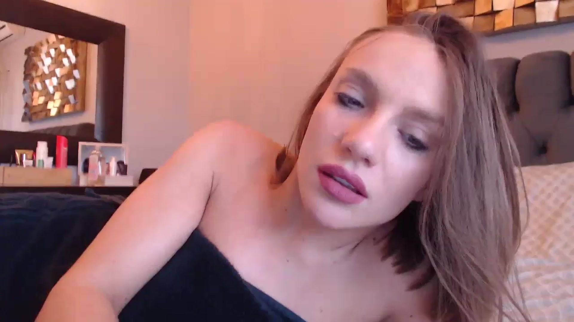 Gallery image thumbnail from call_me_em's myfreecams stream on, 12/30/2023, 09:26 image 3 of 20
