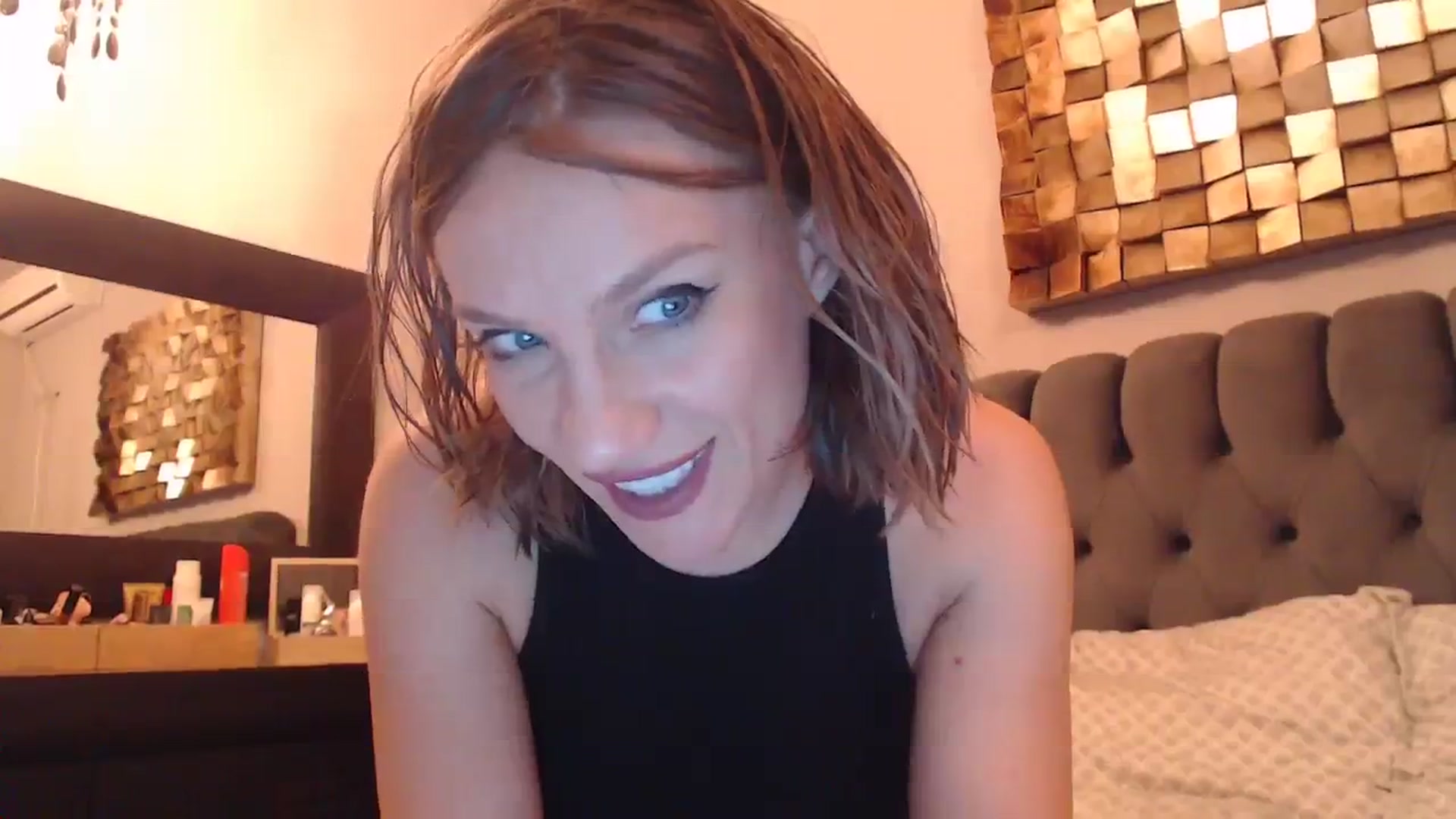 Gallery image thumbnail from call_me_em's myfreecams stream on, 01/02/2024, 19:17 image 9 of 20