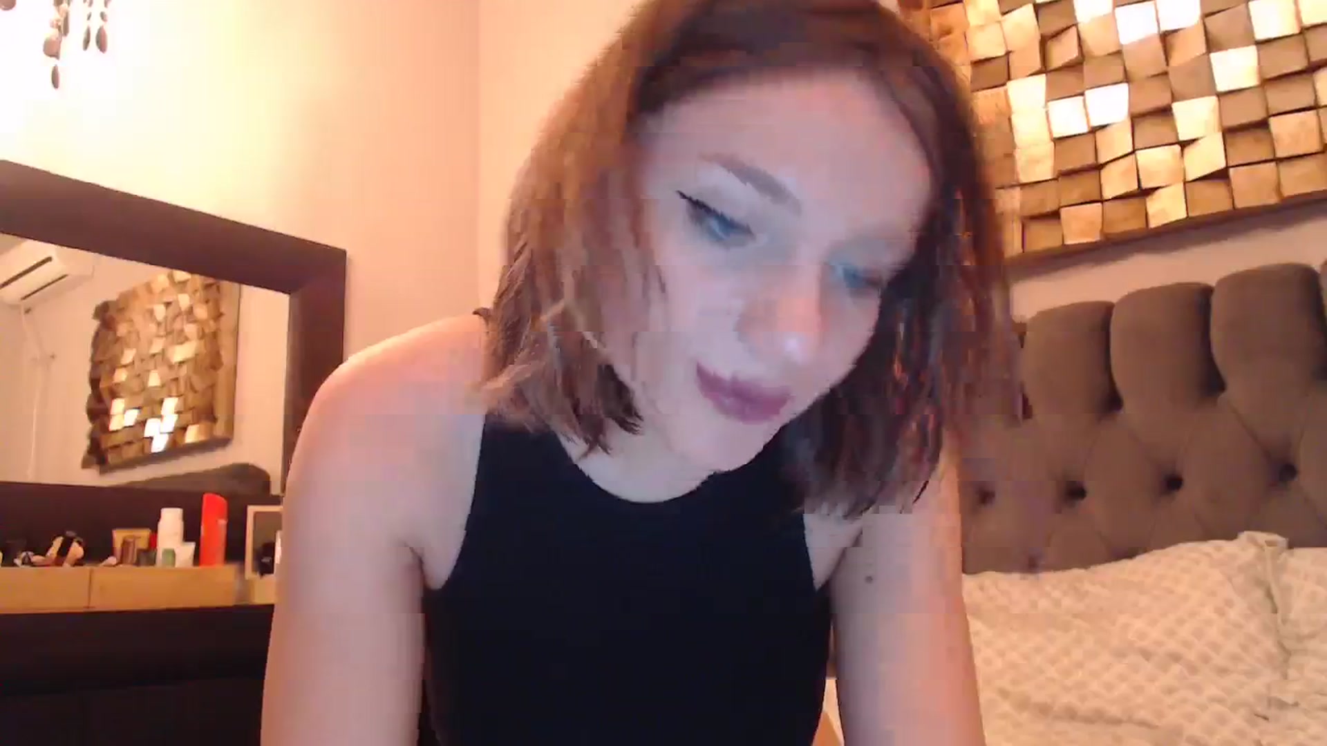 Gallery image thumbnail from call_me_em's myfreecams stream on, 01/02/2024, 19:17 image 8 of 20