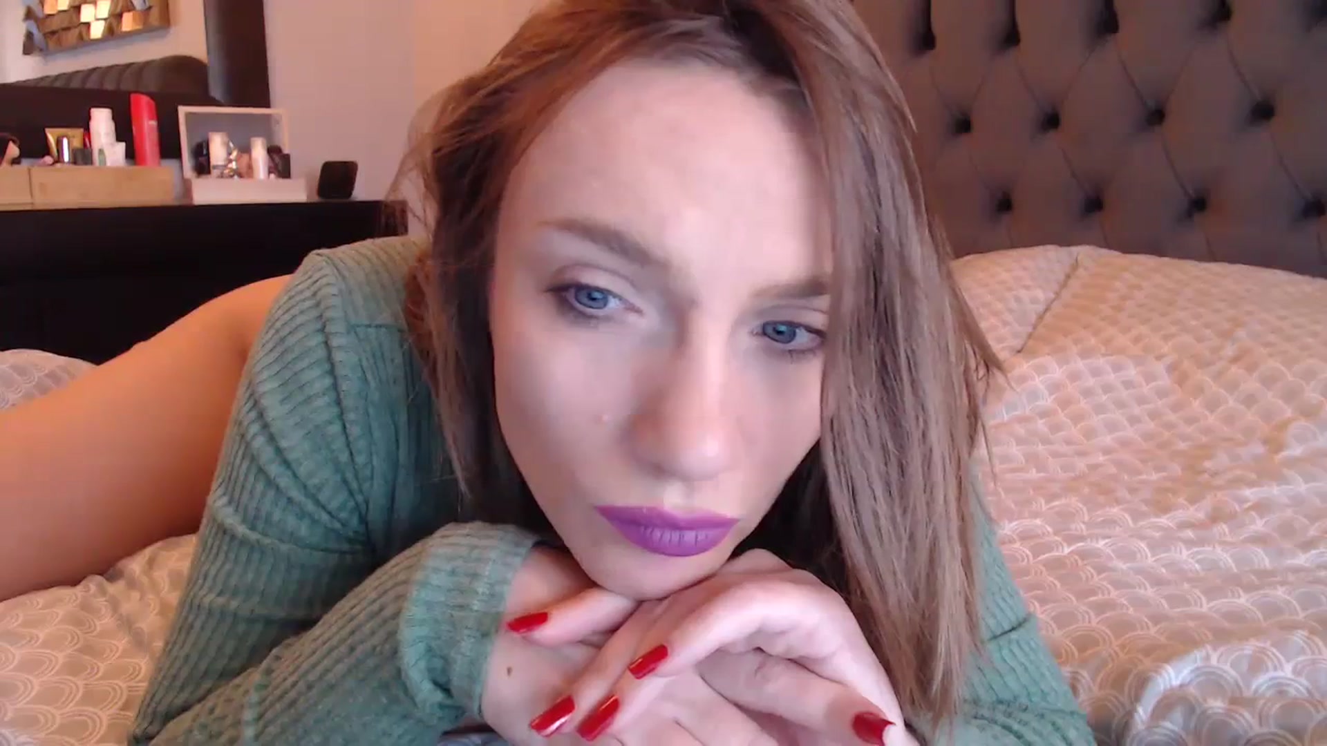 Gallery image thumbnail from call_me_em's myfreecams stream on, 01/03/2024, 07:53 image 18 of 20