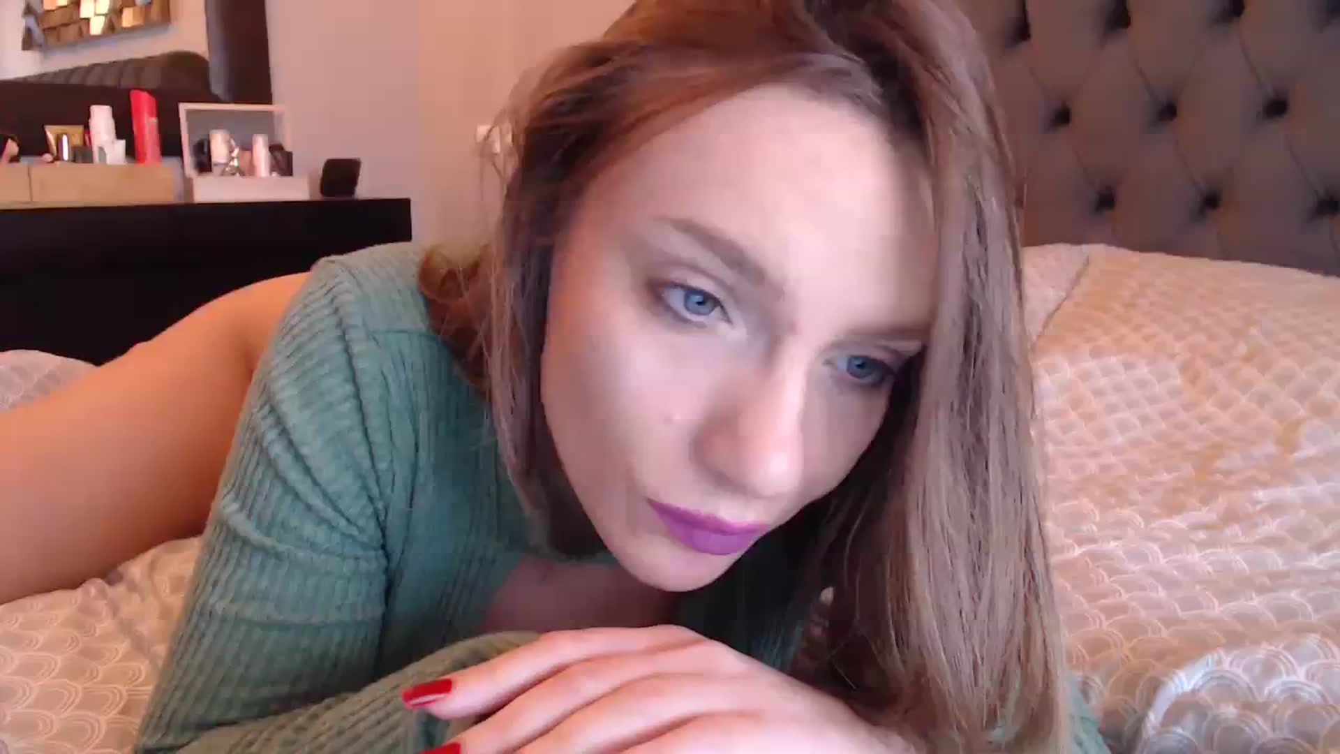 Gallery image thumbnail from call_me_em's myfreecams stream on, 01/03/2024, 07:53 image 19 of 20