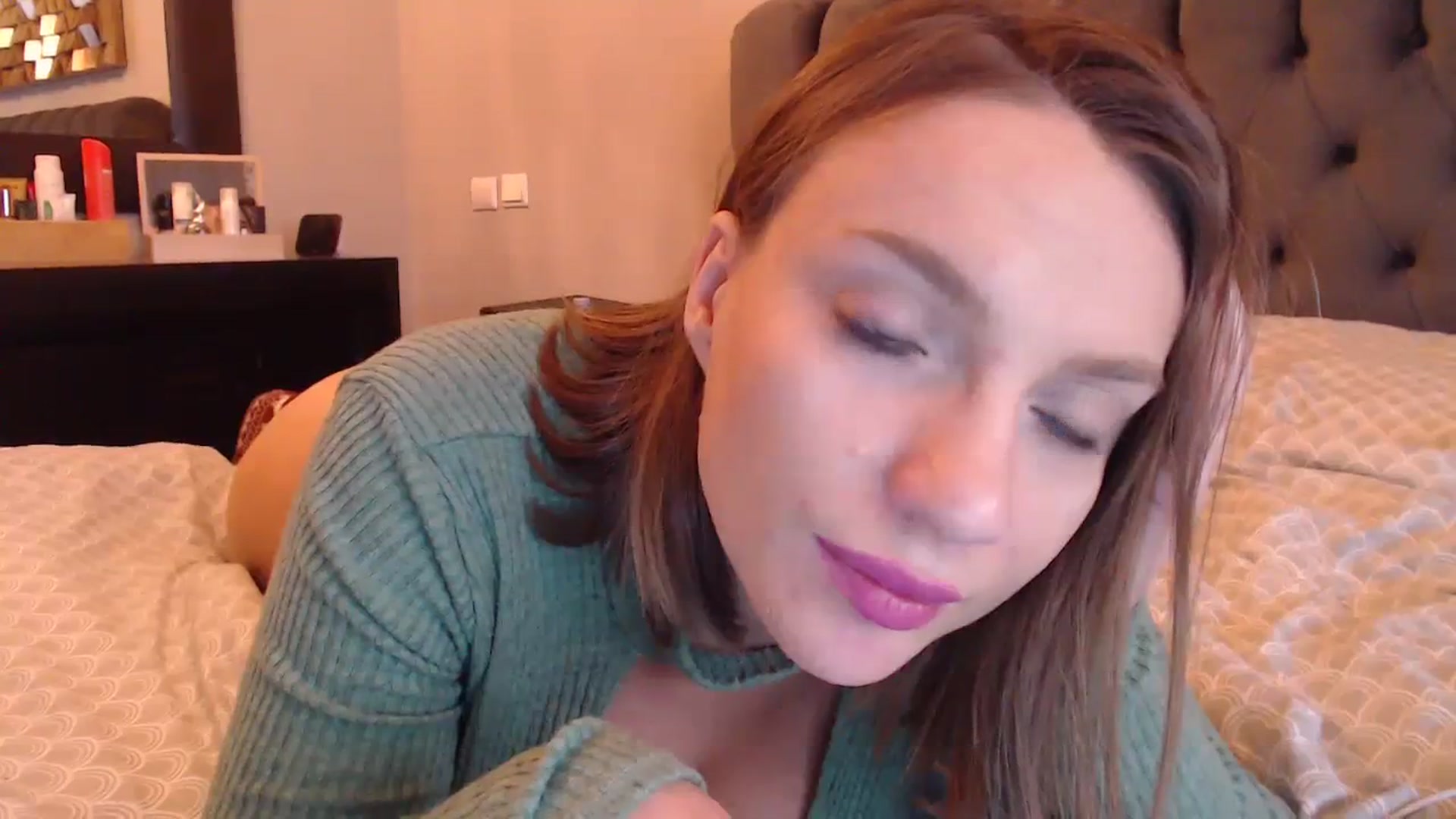 Gallery image thumbnail from call_me_em's myfreecams stream on, 01/03/2024, 10:38 image 8 of 20
