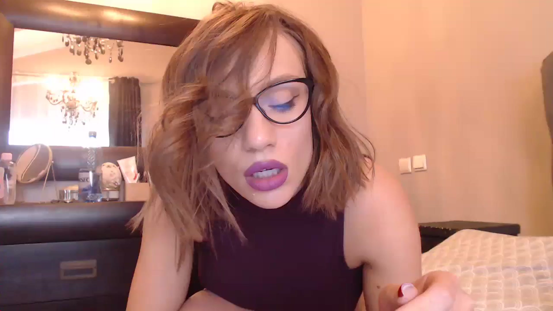 Gallery image thumbnail from call_me_em's myfreecams stream on, 01/04/2024, 07:55 image 15 of 20