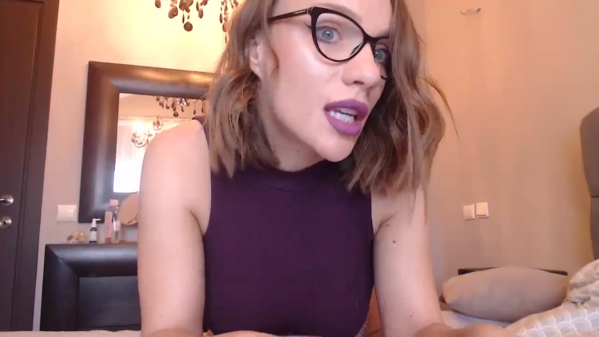 Gallery image thumbnail from call_me_em's myfreecams stream on, 01/04/2024, 08:52 image 9 of 20