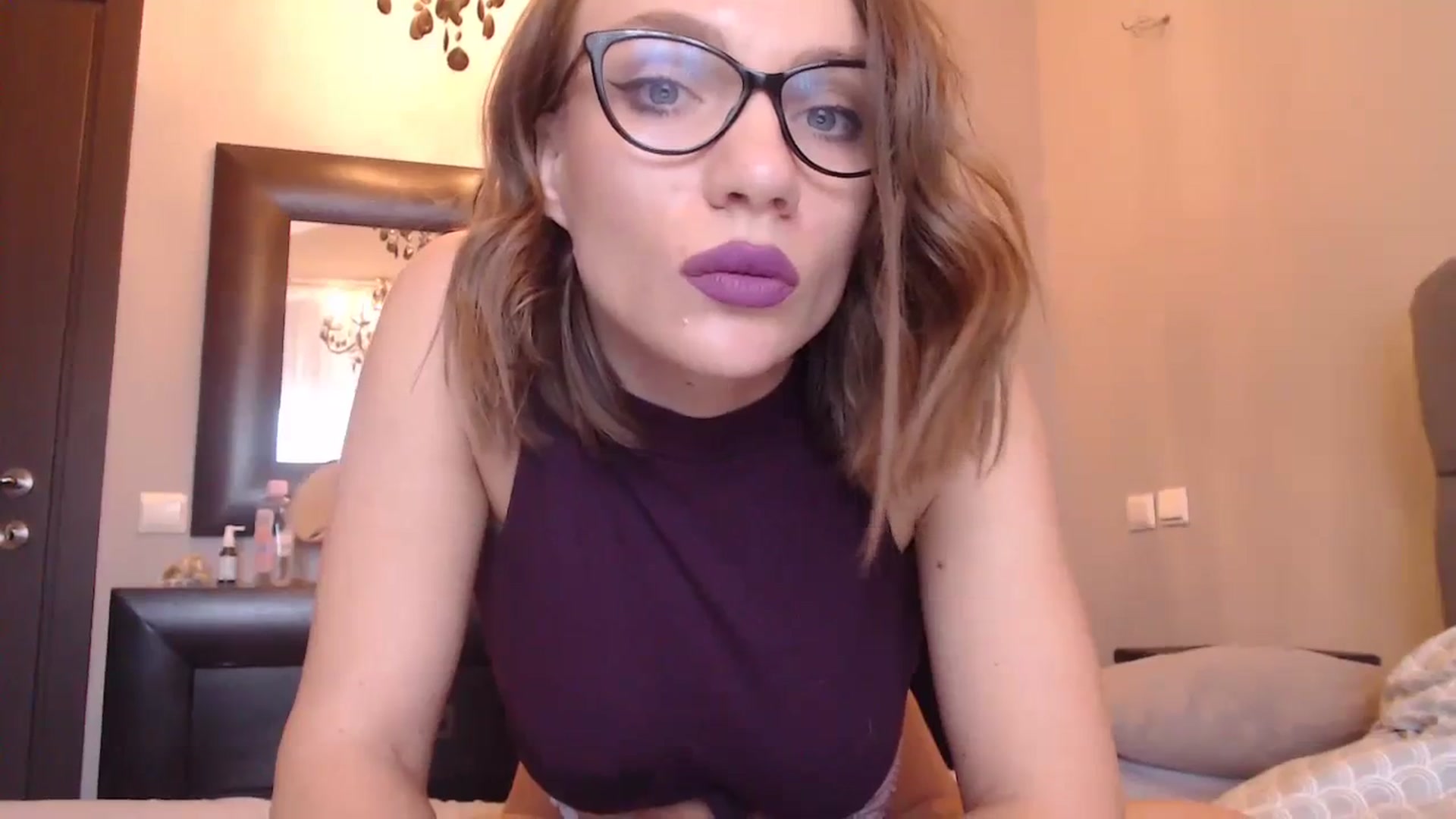 Gallery image thumbnail from call_me_em's myfreecams stream on, 01/04/2024, 08:52 image 7 of 20