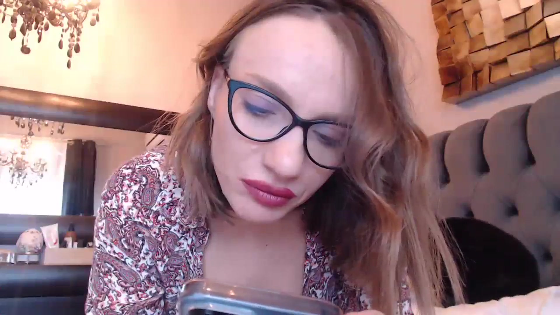 Gallery image thumbnail from call_me_em's myfreecams stream on, 01/06/2024, 10:47 image 16 of 20