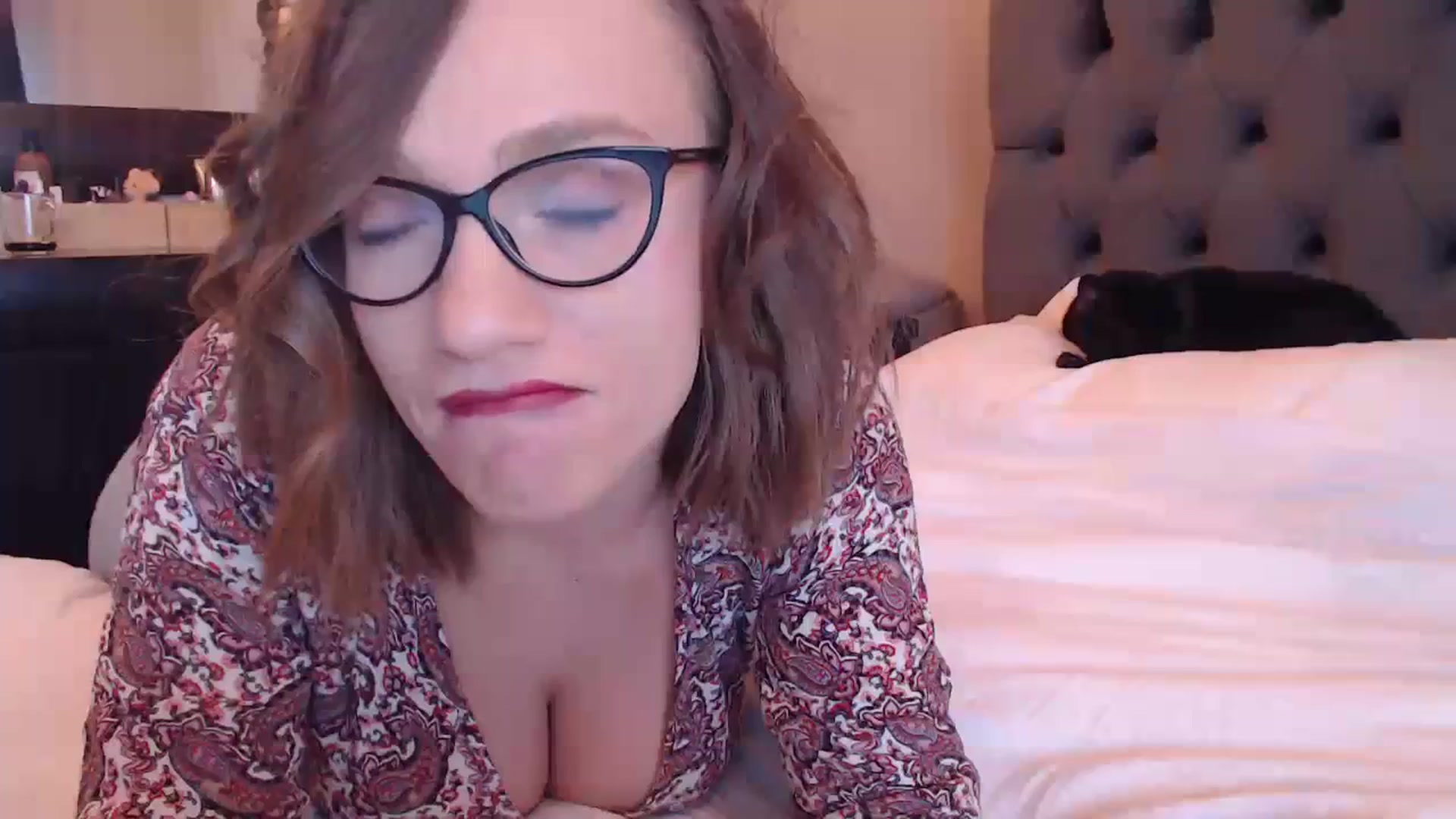 Gallery image thumbnail from call_me_em's myfreecams stream on, 01/06/2024, 10:47 image 7 of 20