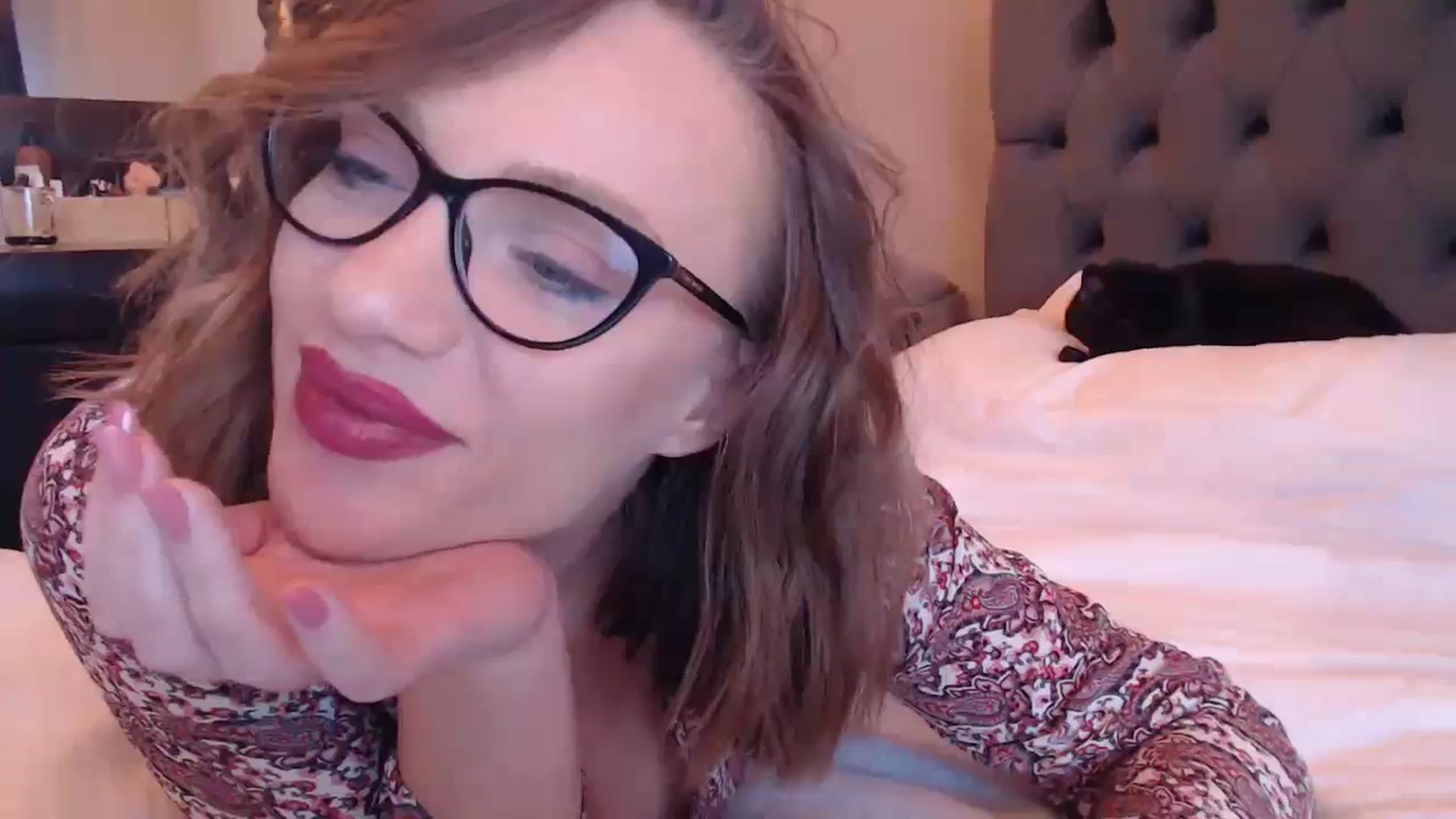 Gallery image thumbnail from call_me_em's myfreecams stream on, 01/06/2024, 10:47 image 6 of 20