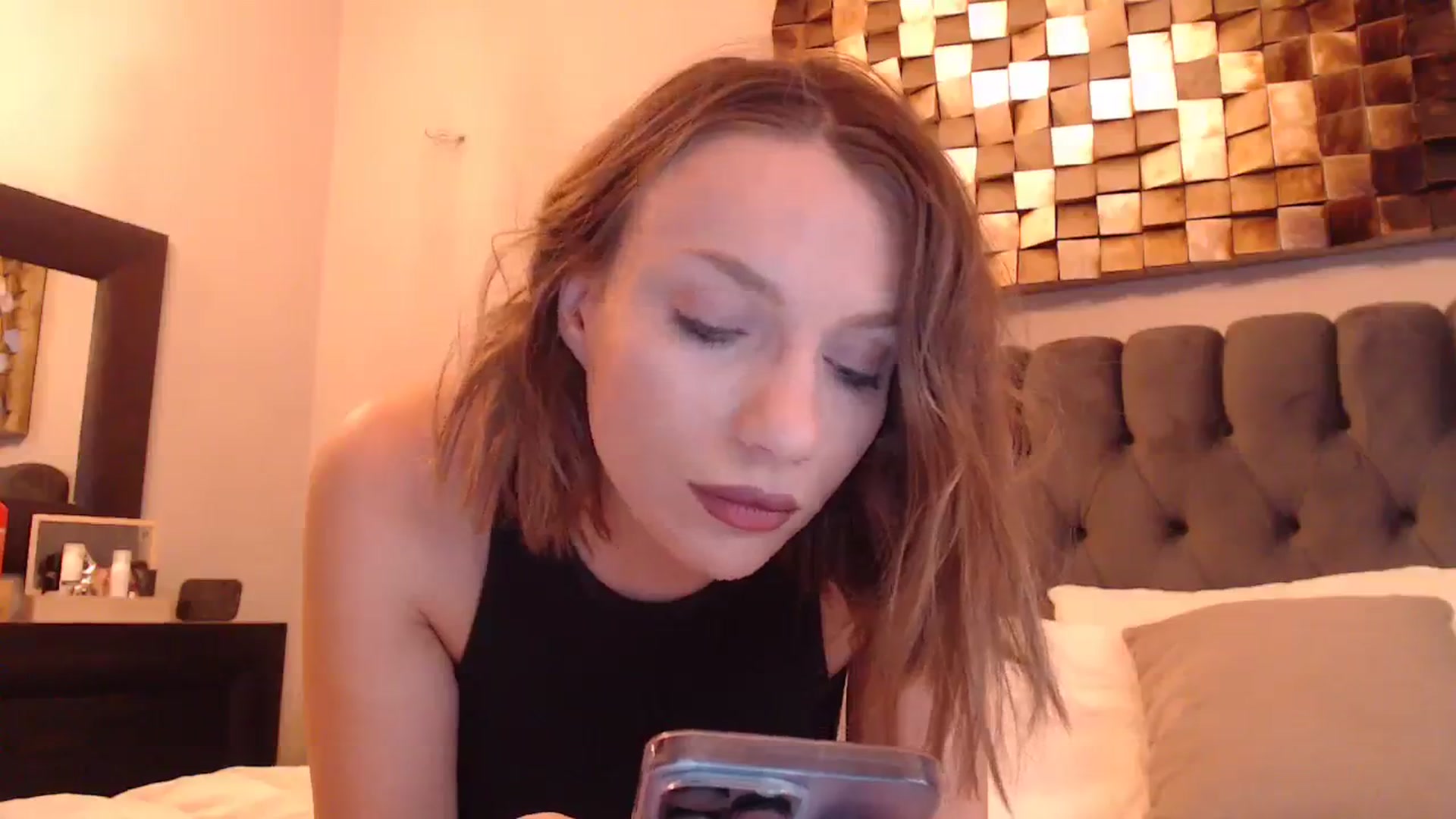 Gallery image thumbnail from call_me_em's myfreecams stream on, 01/08/2024, 08:51 image 2 of 20