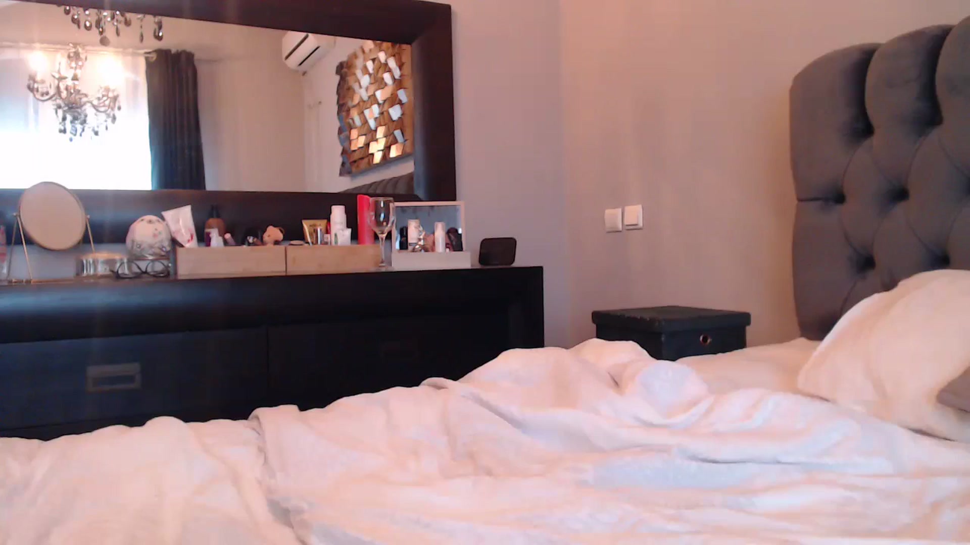 Gallery image thumbnail from call_me_em's myfreecams stream on, 01/09/2024, 10:11 image 15 of 20