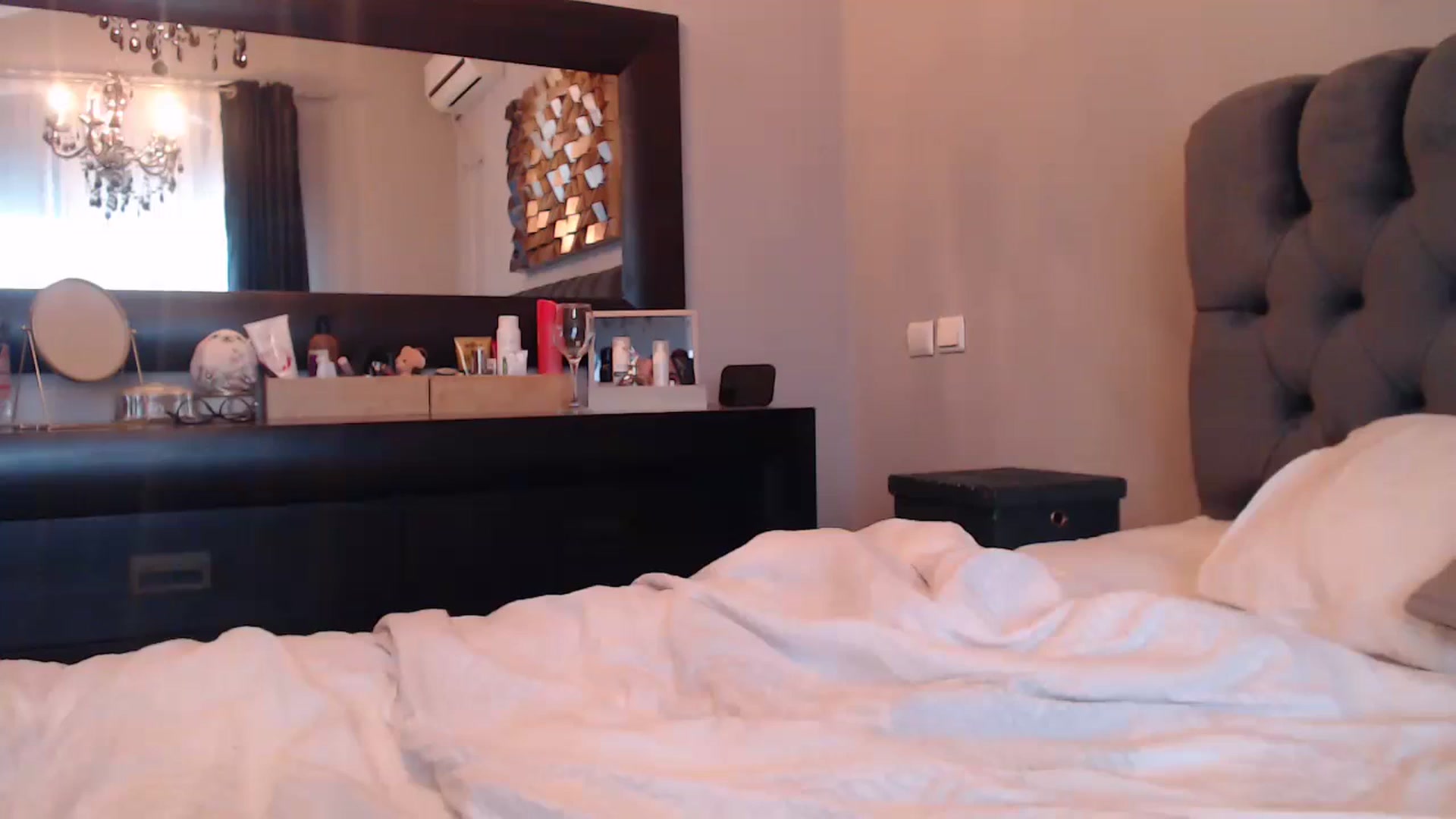 Gallery image thumbnail from call_me_em's myfreecams stream on, 01/09/2024, 10:11 image 18 of 20