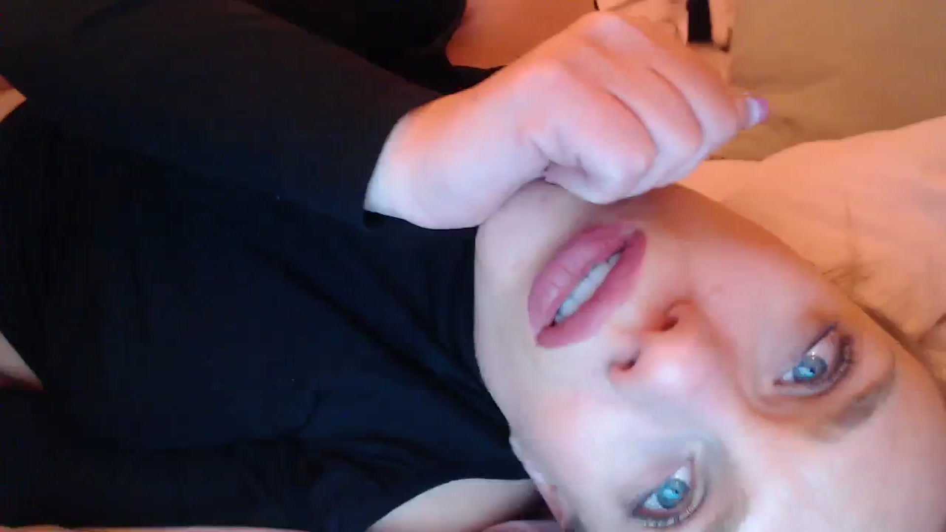 Gallery image thumbnail from call_me_em's myfreecams stream on, 01/14/2024, 18:06 image 3 of 20
