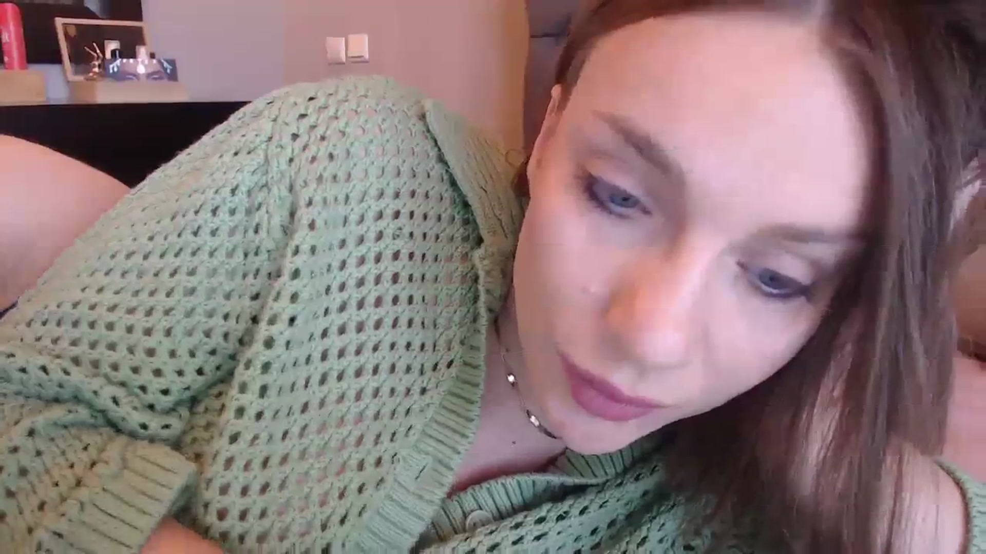 Gallery image thumbnail from call_me_em's myfreecams stream on, 01/17/2024, 09:28 image 17 of 20