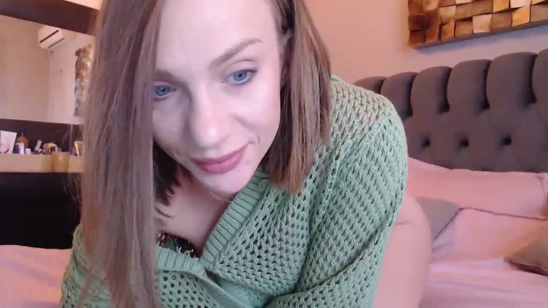 Gallery image thumbnail from call_me_em's myfreecams stream on, 01/17/2024, 09:28 image 3 of 20