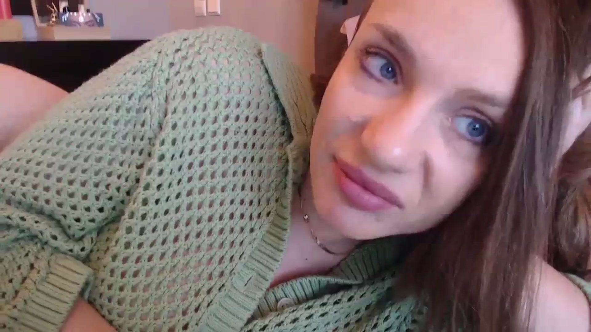 Gallery image thumbnail from call_me_em's myfreecams stream on, 01/17/2024, 09:28 image 18 of 20