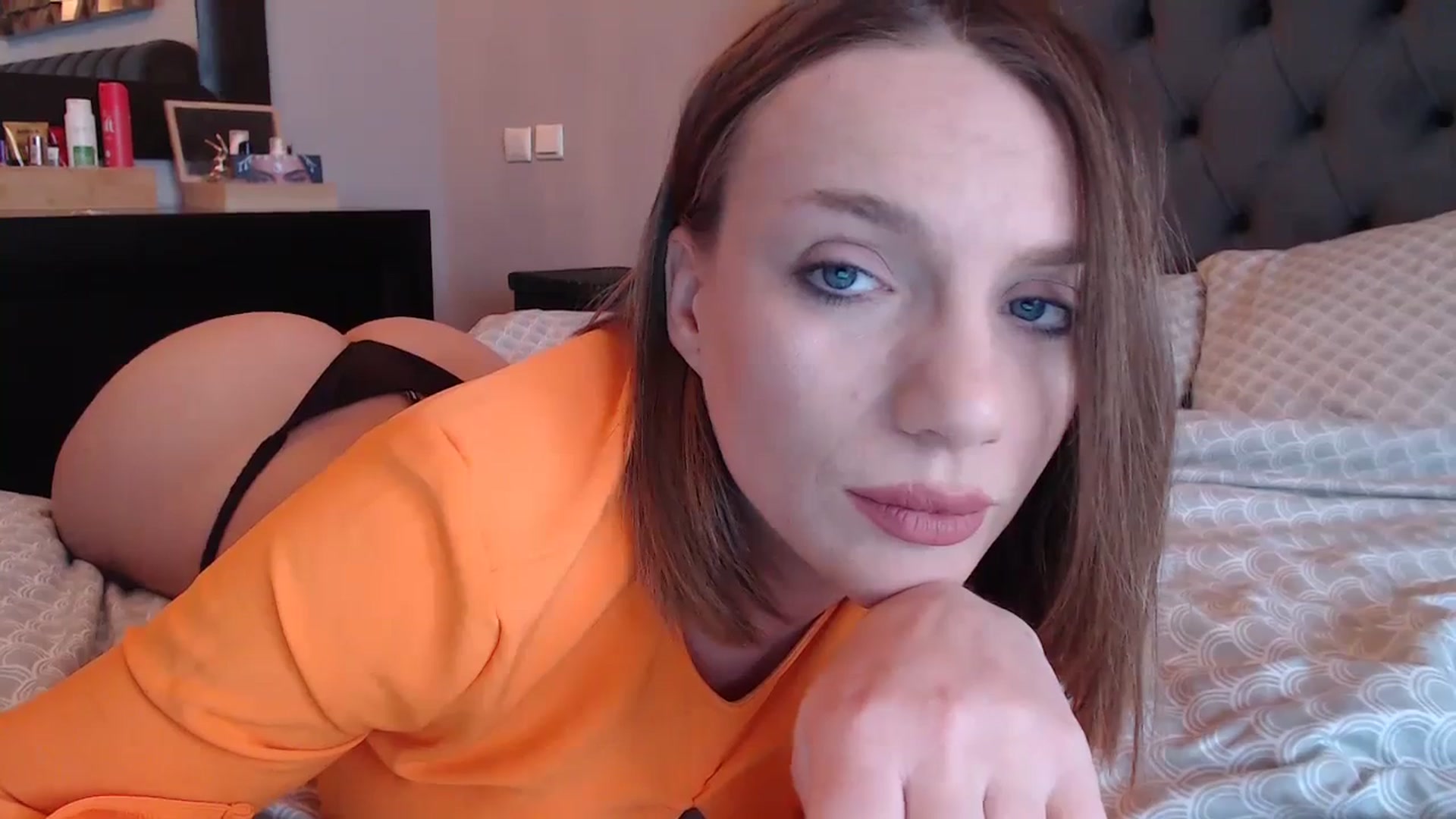 Gallery image thumbnail from call_me_em's myfreecams stream on, 01/21/2024, 08:40 image 7 of 20