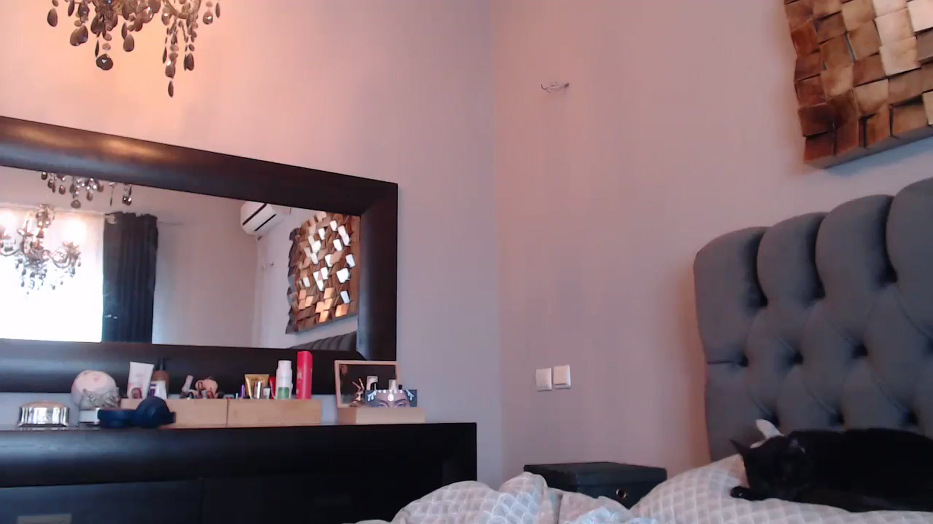 Gallery image thumbnail from call_me_em's myfreecams stream on, 01/21/2024, 10:13 image 6 of 20