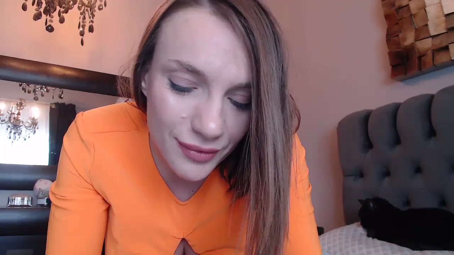 Gallery image thumbnail from call_me_em's myfreecams stream on, 01/21/2024, 10:13 image 14 of 20