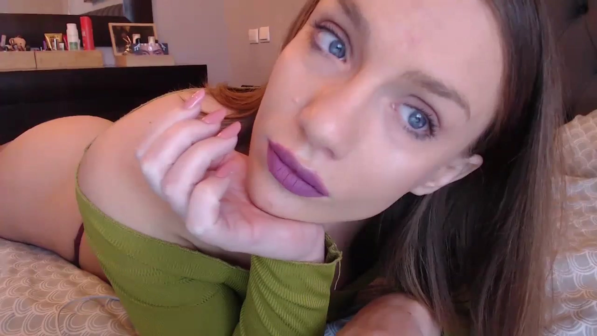 Gallery image thumbnail from call_me_em's myfreecams stream on, 01/24/2024, 08:03 image 4 of 20