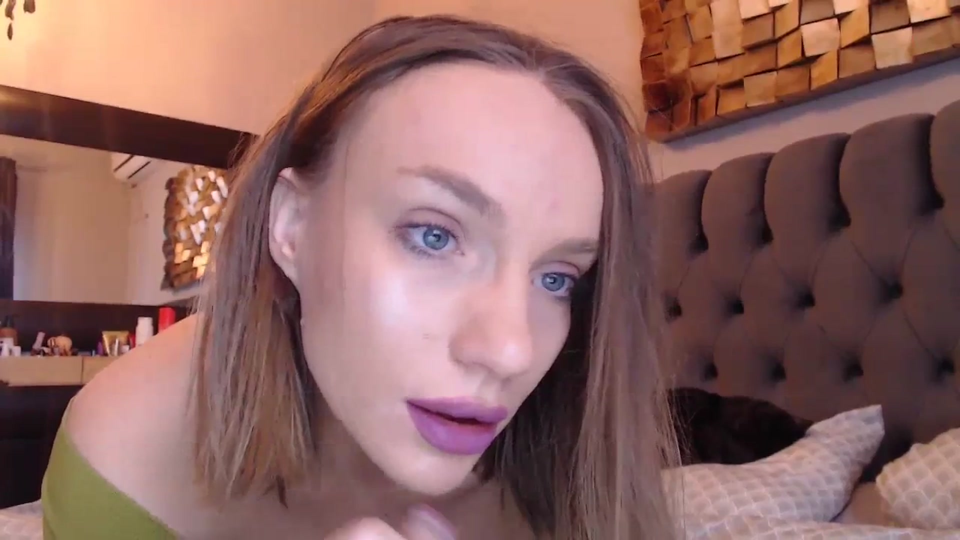 Gallery image thumbnail from call_me_em's myfreecams stream on, 01/24/2024, 08:03 image 3 of 20