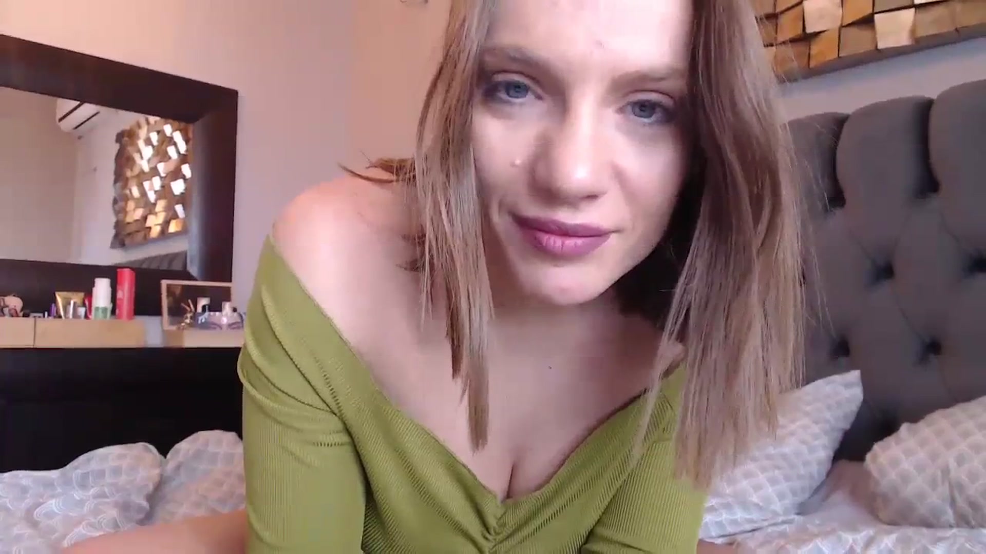 Gallery image thumbnail from call_me_em's myfreecams stream on, 01/24/2024, 10:30 image 2 of 20