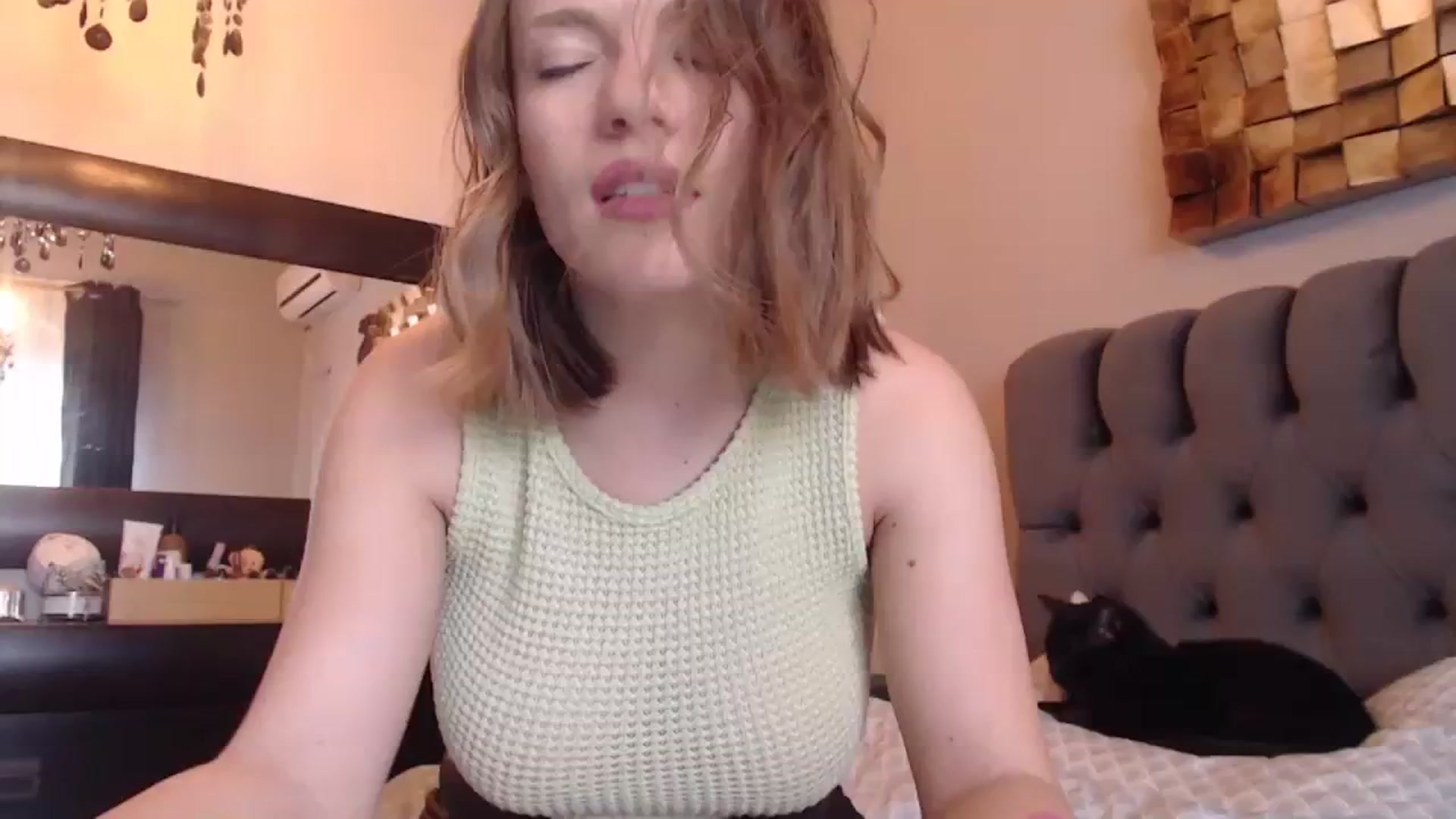 Gallery image thumbnail from call_me_em's myfreecams stream on, 01/26/2024, 09:33 image 1 of 20