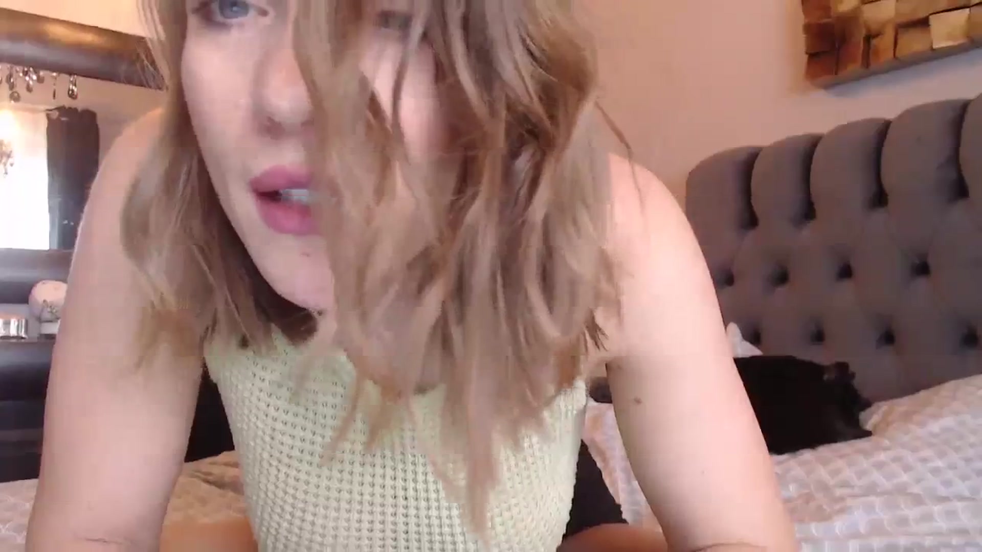 Gallery image thumbnail from call_me_em's myfreecams stream on, 01/26/2024, 09:33 image 6 of 20