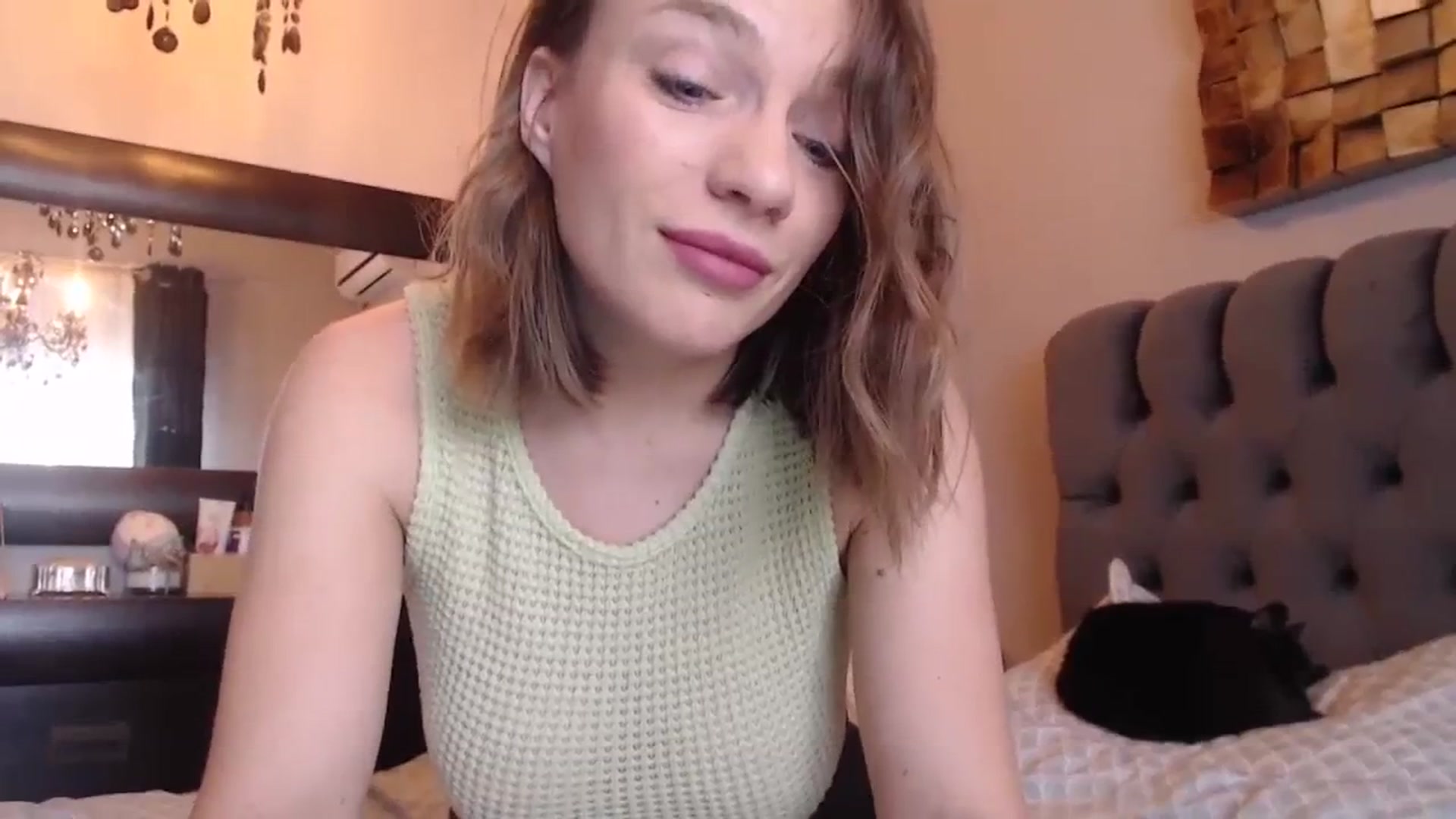 Gallery image thumbnail from call_me_em's myfreecams stream on, 01/26/2024, 09:33 image 2 of 20