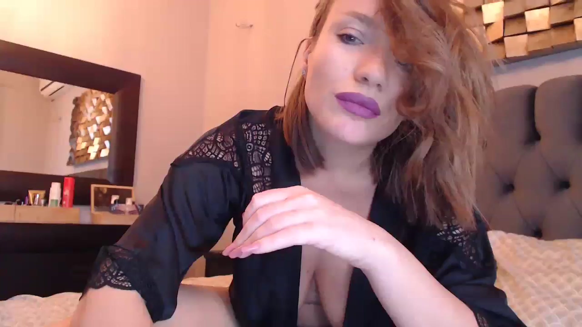 Gallery image thumbnail from call_me_em's myfreecams stream on, 01/28/2024, 10:16 image 10 of 20
