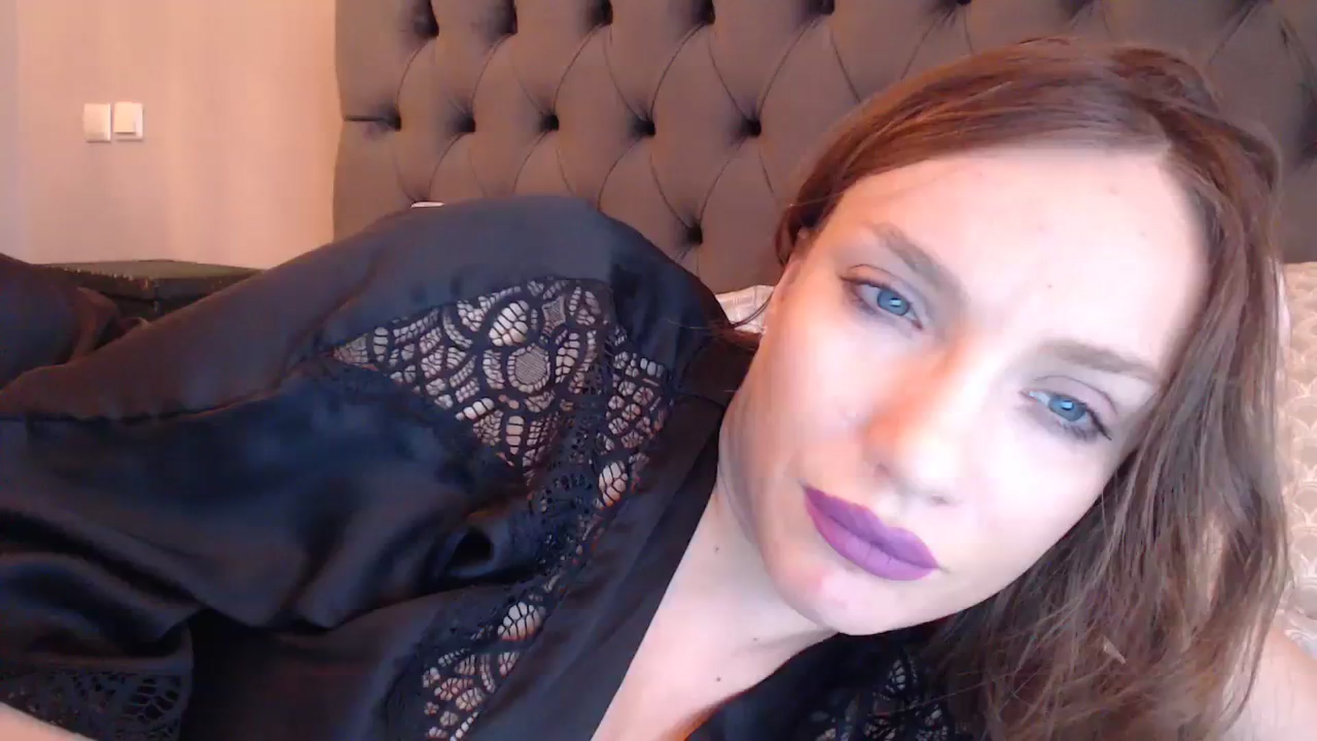 Gallery image thumbnail from call_me_em's myfreecams stream on, 01/28/2024, 10:57 image 12 of 20