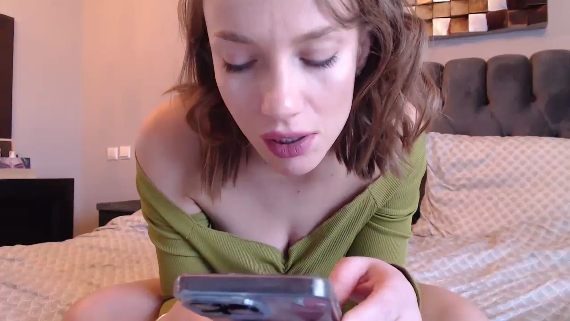 Gallery image thumbnail from call_me_em's myfreecams stream on, 01/31/2024, 09:50 image 5 of 20