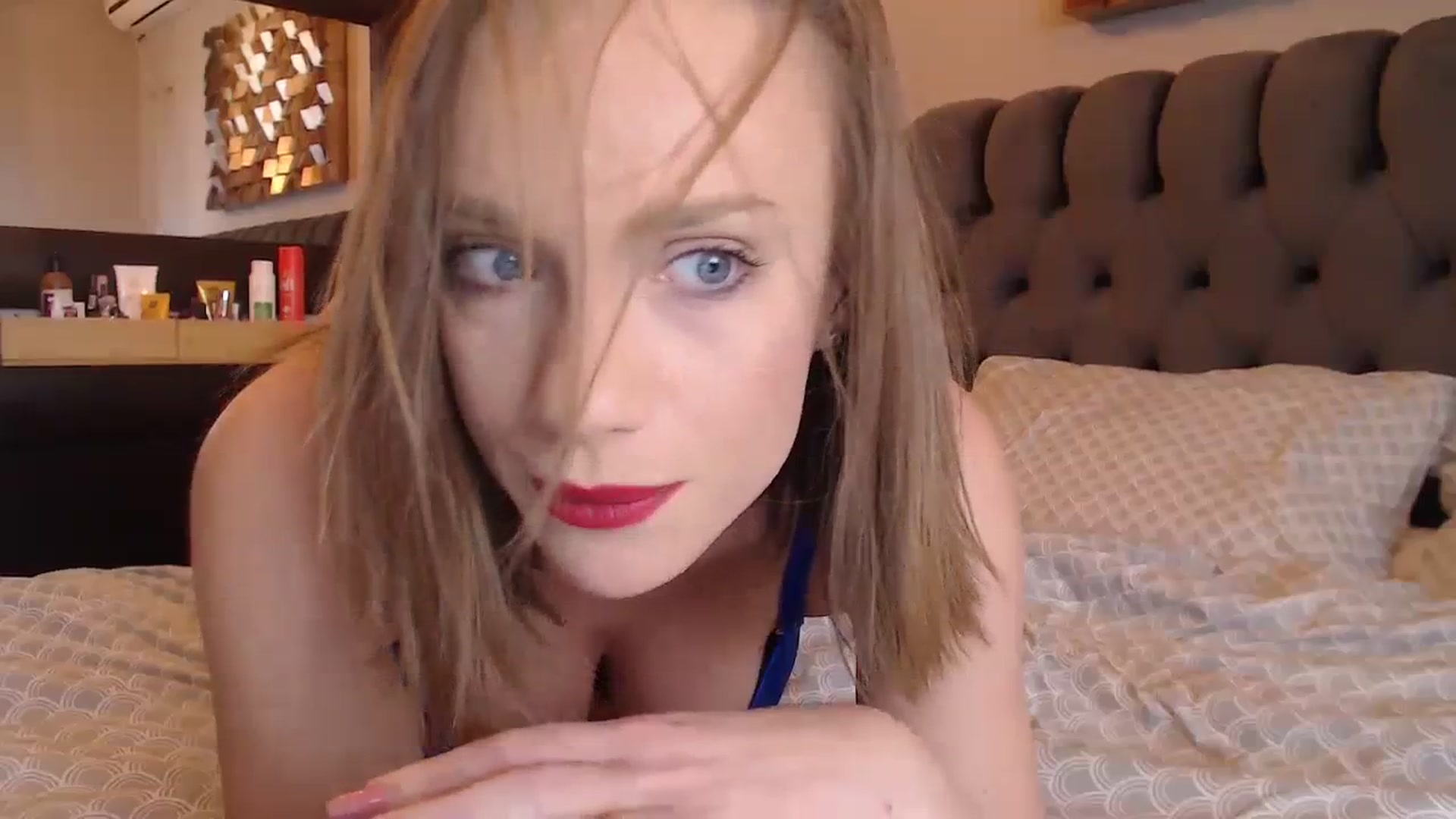 Gallery image thumbnail from call_me_em's myfreecams stream on, 02/03/2024, 09:21 image 7 of 20