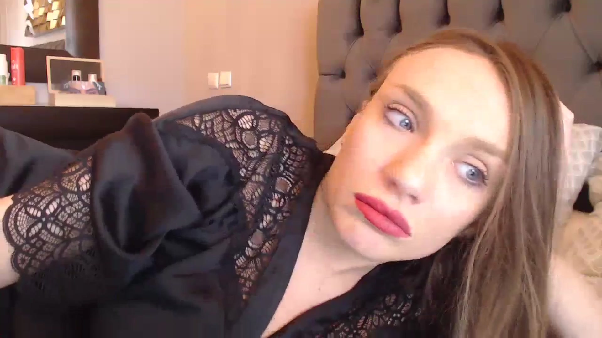 Gallery image thumbnail from call_me_em's myfreecams stream on, 02/03/2024, 11:28 image 16 of 20