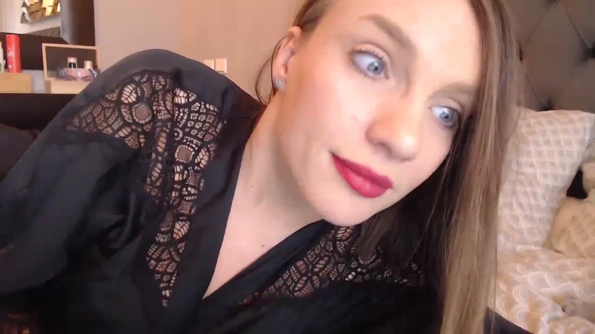Gallery image thumbnail from call_me_em's myfreecams stream on, 02/03/2024, 11:28 image 15 of 20