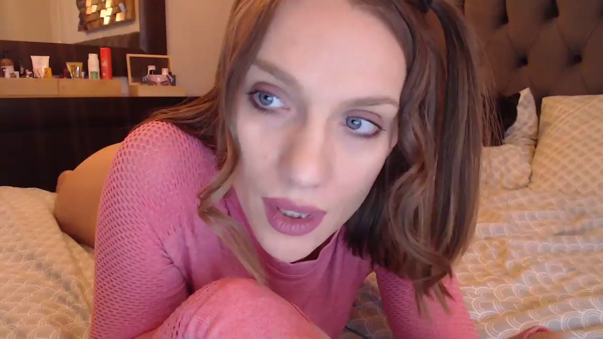 Gallery image thumbnail from call_me_em's myfreecams stream on, 02/04/2024, 09:10 image 12 of 20